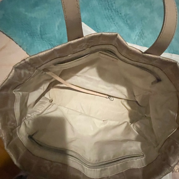 Gorgeous pink and gold color CHANEL TOTE.. COMES WITH DUST BAG. CODE POSTED - Picture 5 of 14